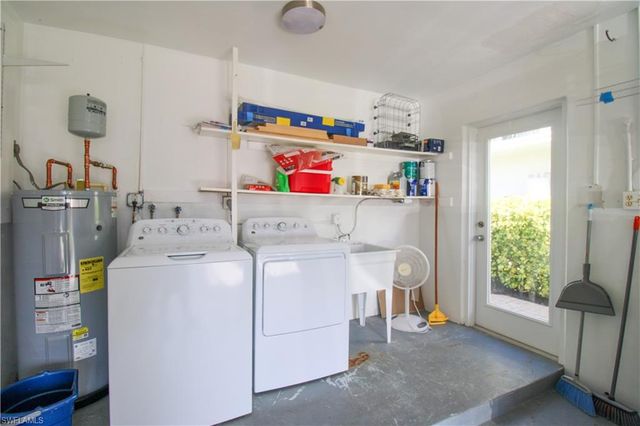 1353 Pelican AVE, Naples, FL 34102