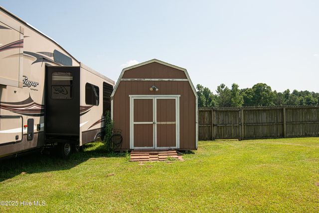 291 Richlands Loop Road, Richlands, NC 28574