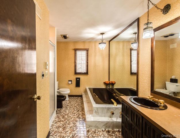 7 Finnish Lane, Lagrangeville, NY 12540