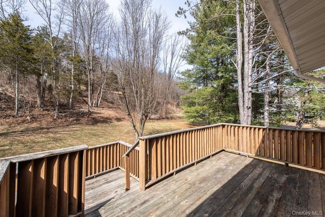 7 Finnish Lane, Lagrangeville, NY 12540