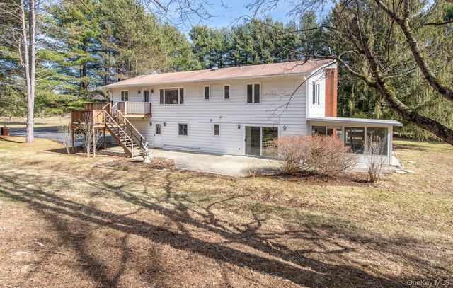 7 Finnish Lane, Lagrangeville, NY 12540