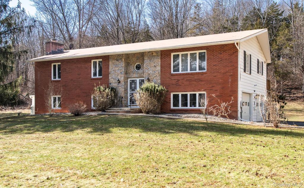 7 Finnish Lane, Lagrangeville, NY 12540