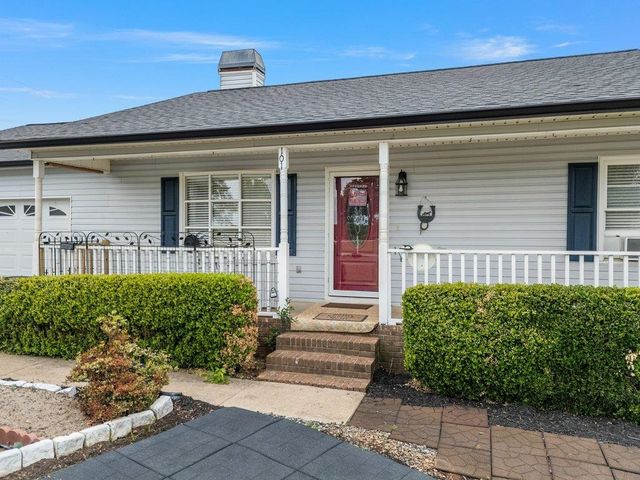 101 Springside Drive, Boiling Springs, SC 29316