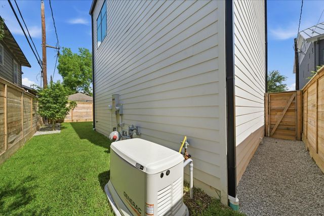 1023 Euclid Street, Houston, TX 77009