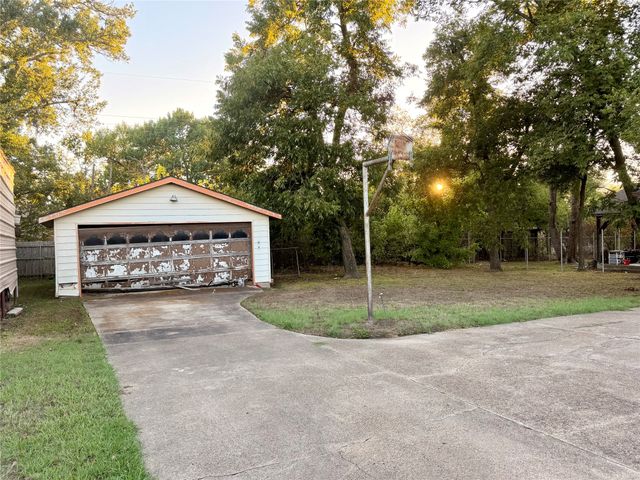 813 Circle Drive, Terrell, TX 75160