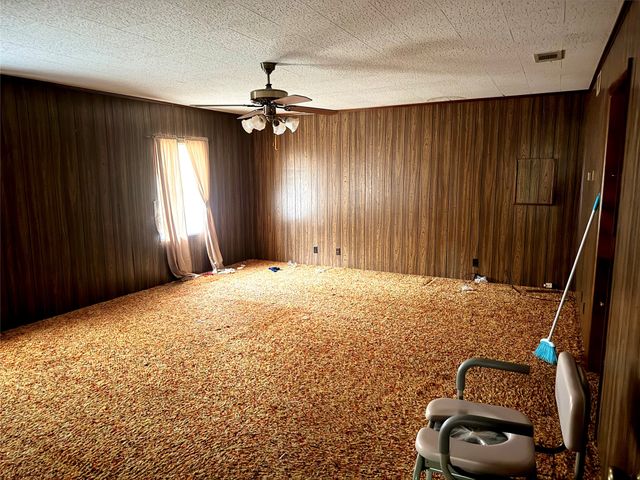 813 Circle Drive, Terrell, TX 75160