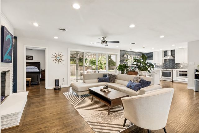 7045 Gaston Parkway, Dallas, TX 75214