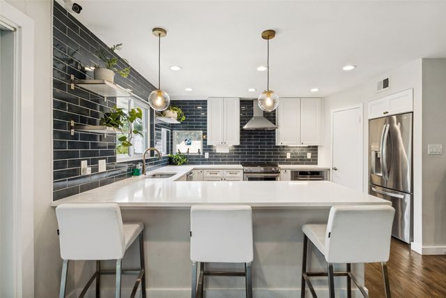 7045 Gaston Parkway, Dallas, TX 75214