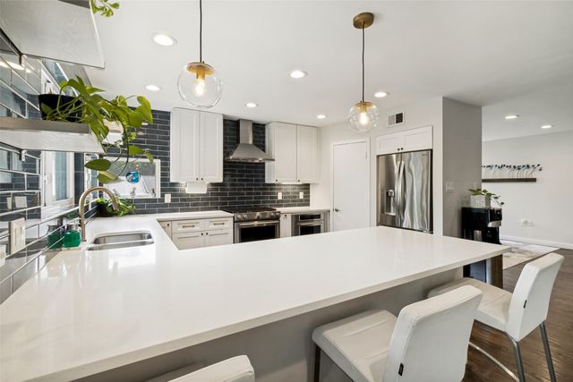 7045 Gaston Parkway, Dallas, TX 75214