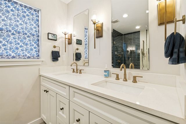 7045 Gaston Parkway, Dallas, TX 75214