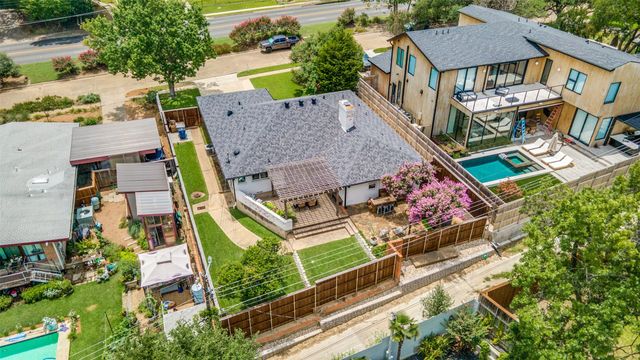 7045 Gaston Parkway, Dallas, TX 75214