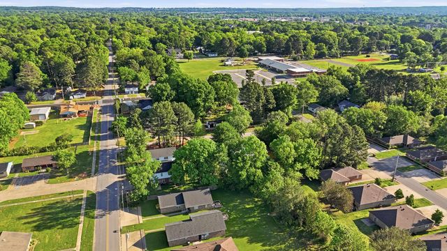 1710 TORREYSON Street, Conway, AR 72034