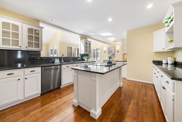 16 Foxhunt Trail, Walpole, MA 02081