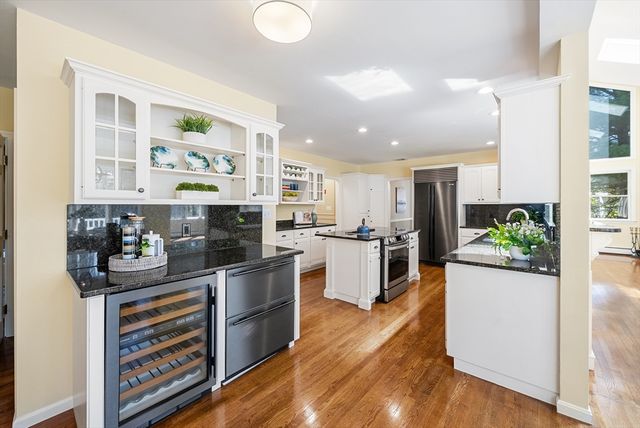 16 Foxhunt Trail, Walpole, MA 02081