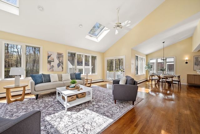 16 Foxhunt Trail, Walpole, MA 02081
