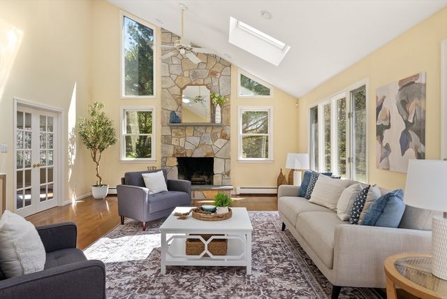 16 Foxhunt Trail, Walpole, MA 02081