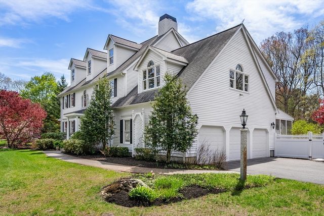 16 Foxhunt Trail, Walpole, MA 02081