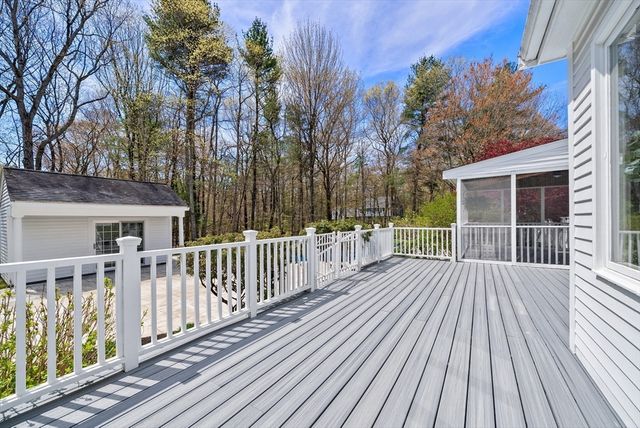 16 Foxhunt Trail, Walpole, MA 02081