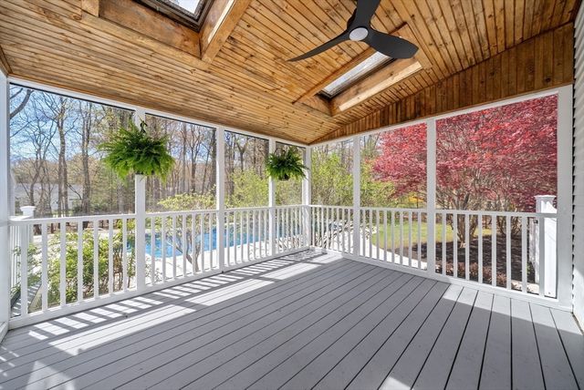 16 Foxhunt Trail, Walpole, MA 02081