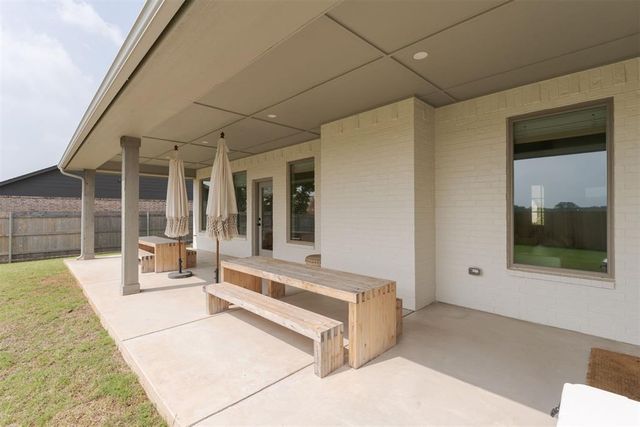 3832 Stone Hill Lane, Edmond, OK 73034