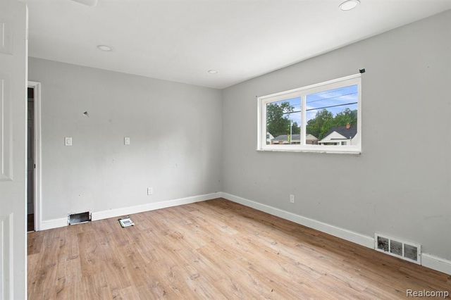 13540 Dartmouth Street, Oak Park, MI 48237