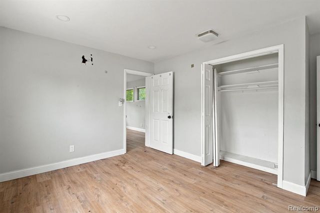 13540 Dartmouth Street, Oak Park, MI 48237