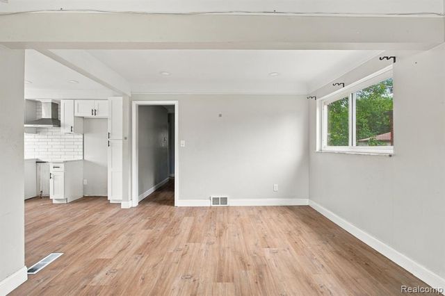 13540 Dartmouth Street, Oak Park, MI 48237