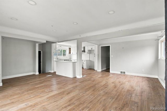 13540 Dartmouth Street, Oak Park, MI 48237