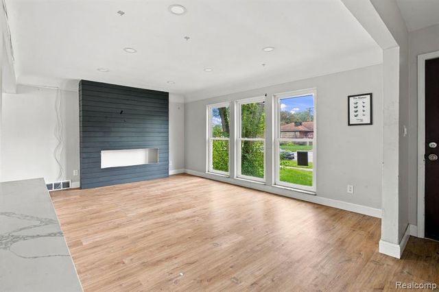 13540 Dartmouth Street, Oak Park, MI 48237