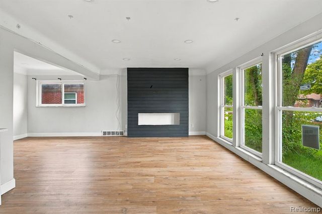 13540 Dartmouth Street, Oak Park, MI 48237