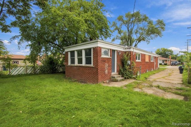 13540 Dartmouth Street, Oak Park, MI 48237