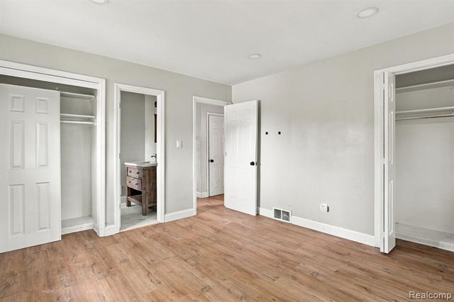 13540 Dartmouth Street, Oak Park, MI 48237
