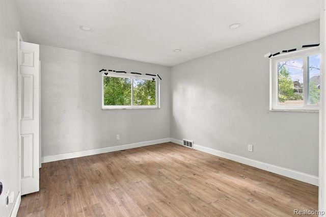 13540 Dartmouth Street, Oak Park, MI 48237