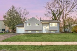 139 Lee Dr, Middlesex Boro, NJ 08846