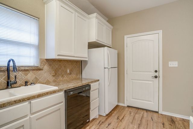 719 Harness Trail, Granbury, TX 76049