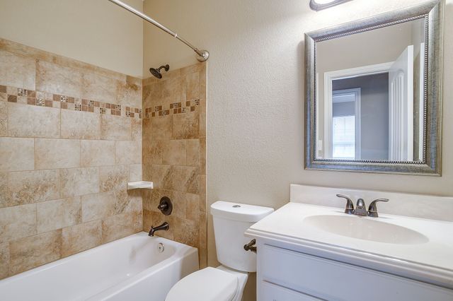 719 Harness Trail, Granbury, TX 76049