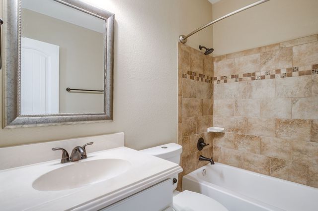 719 Harness Trail, Granbury, TX 76049