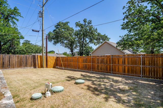719 Harness Trail, Granbury, TX 76049