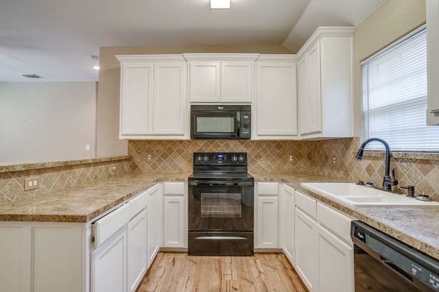 719 Harness Trail, Granbury, TX 76049