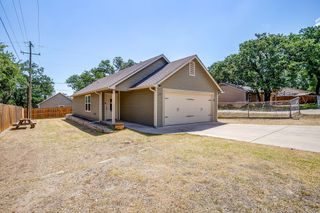 719 Harness Trail, Granbury, TX 76049