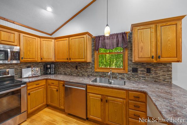 5932 Wilderness Trail, Hamilton, MI 49419
