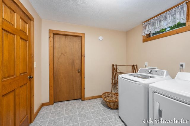5932 Wilderness Trail, Hamilton, MI 49419