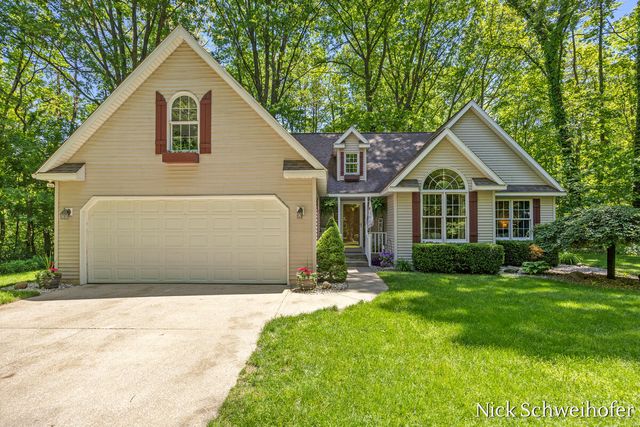 5932 Wilderness Trail, Hamilton, MI 49419
