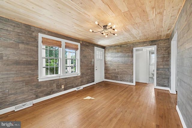 449 HANSON AVE, Fredericksburg, VA 22401