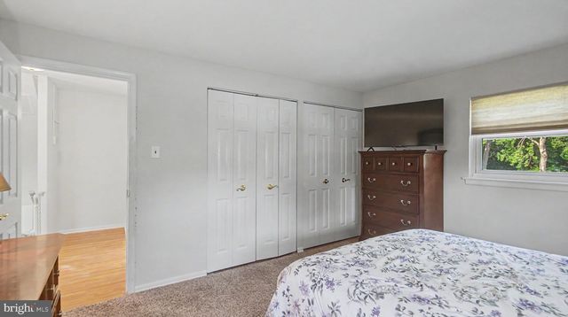 235 FORREST DR, Blackwood, NJ 08012