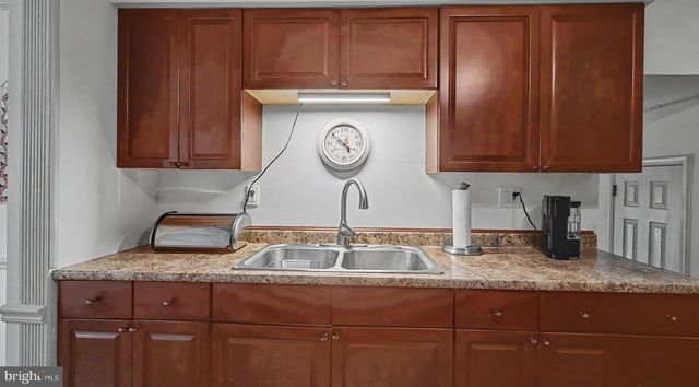 235 FORREST DR, Blackwood, NJ 08012