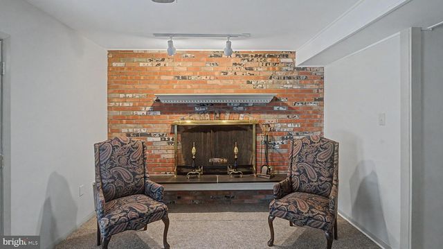 235 FORREST DR, Blackwood, NJ 08012