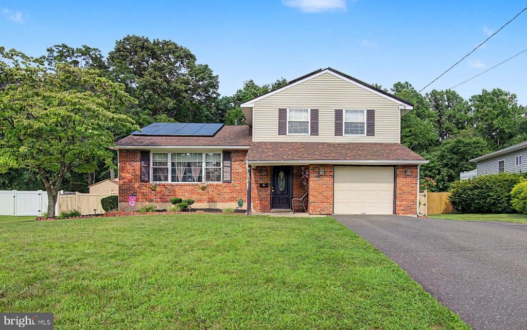235 FORREST DR, Blackwood, NJ 08012