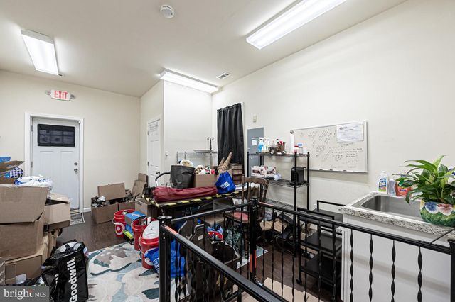 434 W LANDIS AVE, Vineland, NJ 08360