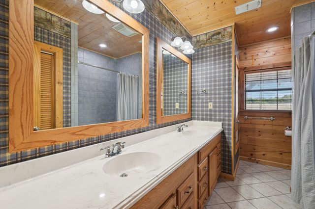 7956 S State HWY 78, Leonard, TX 75452